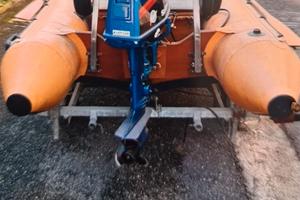 gommone carrello motore  