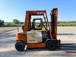 CARRELLO ELEVATORE MULETTO DIESEL LUGLI 25Q