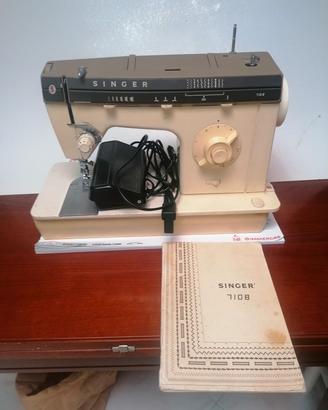Macchina da cucire Singer  7108