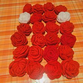 24 rose lana lavorate all'uncinetto 