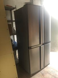 Frigorifero a 4 ante Sharp