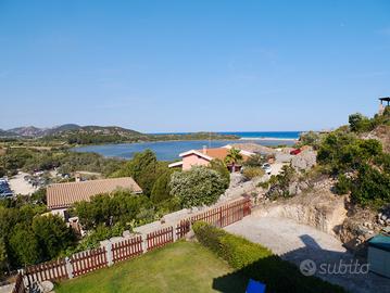A ridosso della spiaggia di Su Giudeu (Chia)