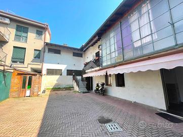 CASA SEMINDIPENDENTE A ROVELLO PORRO