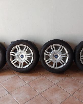 Cerchi in lega 16” + gomme invernali 205/55