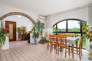 Ampio appartamento di pregio in esclusiva corte a