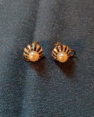 Orecchini clip fiore perla