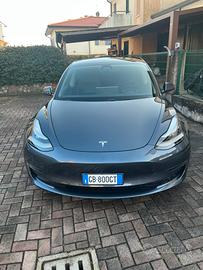 Tesla model 3 LR MY21