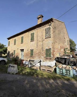 Immobile in asta di 1664 m² con più di 5 locali a 
