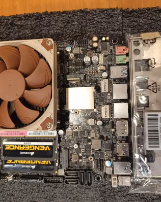 scheda madre Mini-ITX q170 8gb i3 e alimentatore