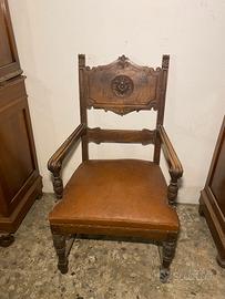 Sedia a Trono in Noce e Cuoio risalente all'800'