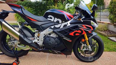 Aprilia RSV4 Factory