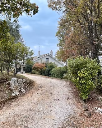 VILLA in collina con 8000mq terreno