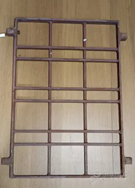 Grata fissa in ferro cm.43x64 usata