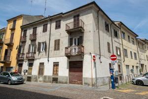 2 LOCALI A CASALE MONFERRATO
