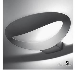 Mesmeri due lampade da parete Artemide bianca