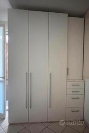 Armadio ante cassetti legno chiaro
