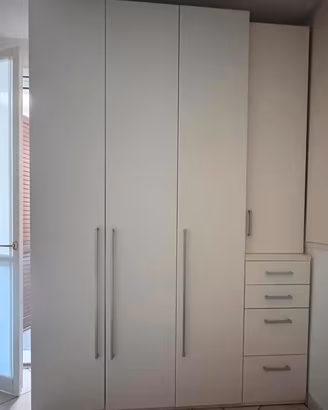 Armadio ante cassetti legno chiaro