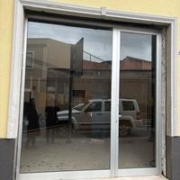 Vetrine locale commerciale