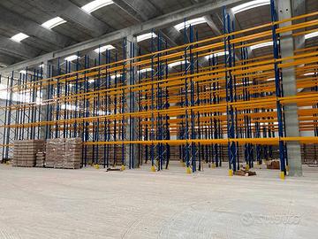 Immobile di 7500 m² con 1 locale a Nola