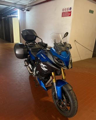 BMW F 900 XR