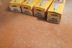 candele NGK  BKUR7ET 