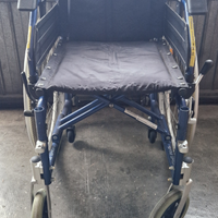 Carrozzina per anziani - Sedia a rotelle