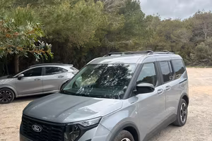 Ford tourneo courier autocarro N1 gancio traino