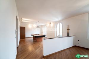 CINQUE LOCALI RISTRUTTURATO