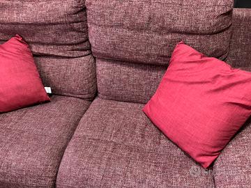 Divano colore bordeaux