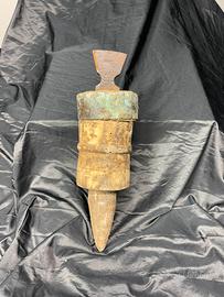 Incudine Battifalce antica su bade in legno