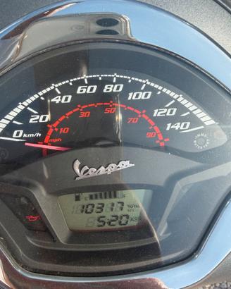 Vespa 300 GTS super