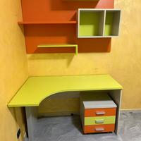 Scrivania con Libreria e Cassettiera