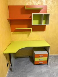 Scrivania con Libreria e Cassettiera