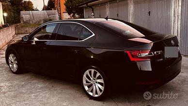 SKODA Superb 2.0 TDI DSG Ambition