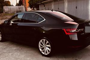 SKODA Superb 2.0 TDI DSG Ambition