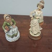 Lotto di Due Statuette "Folclore e Romanticismo"