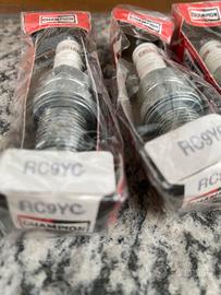 Candele CHAMPION per moto / auto