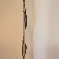 Lampadario a piantana in ferro battuto