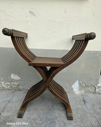 Sedia Savonarola vintage in legno massiccio - Stil