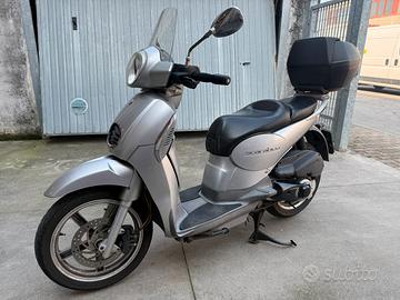 Aprilia Scarabeo 200 IE anno  2012