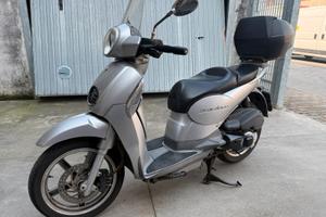 Aprilia Scarabeo 200 IE anno  2012