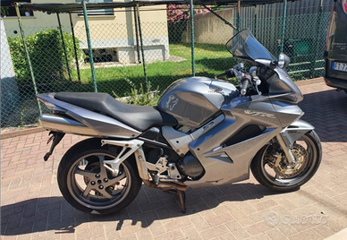 Honda vfr 800 con targa polacca già assicurata