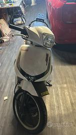 Peugeout Tweet RS 50