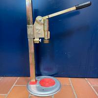 Tappatrice a colonna.