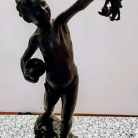 Scultura intera "Piccolo Pescatore con Granchio"