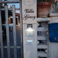 VILLA INDIPENDENTE A 100 mt dal mare