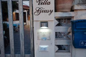 VILLA INDIPENDENTE A 100 mt dal mare