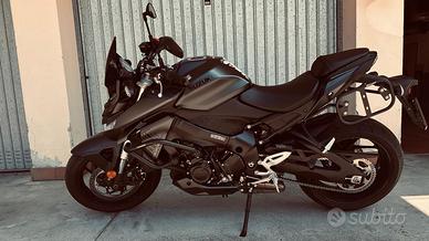 SUZUKI GSX-S 950