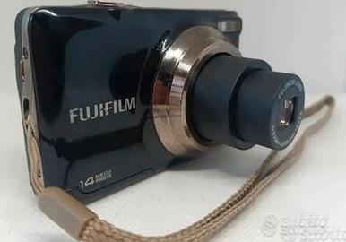 Fotocamera Fujifilm JV300 più accessori 