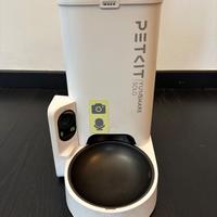 Distributore automatico cibo cani e gatti